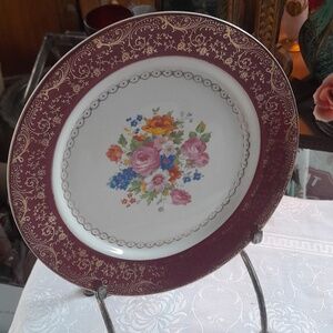 Classic Floral Dinner Plate in Plum with Gold Accents